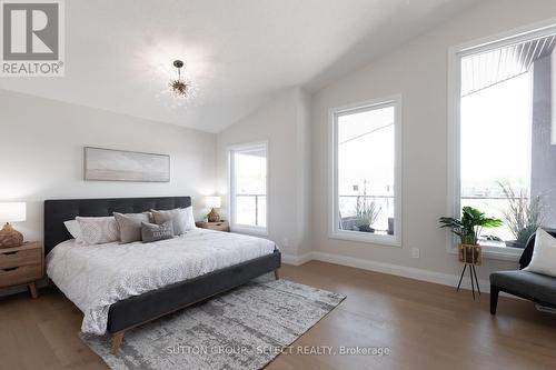 6378 Heathwoods Avenue, London, ON - Indoor Photo Showing Bedroom