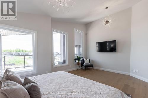 6378 Heathwoods Avenue, London, ON - Indoor Photo Showing Bedroom