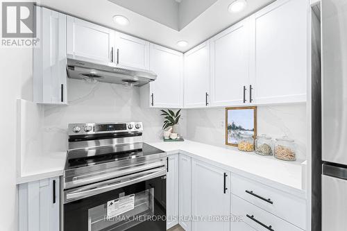 730 - 500 Doris Avenue, Toronto (Willowdale East), ON - Indoor Photo Showing Kitchen