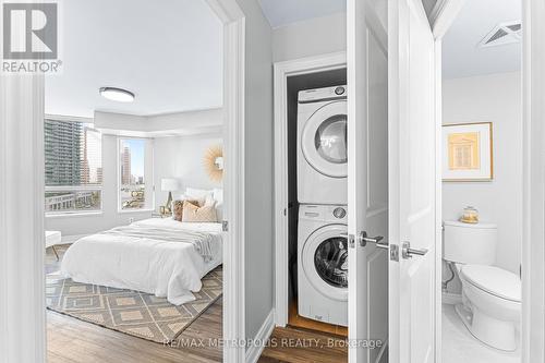 730 - 500 Doris Avenue, Toronto (Willowdale East), ON - Indoor Photo Showing Laundry Room