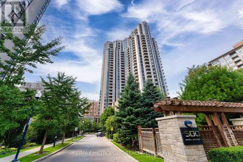 730 - 500 Doris Avenue, Toronto (Willowdale East), ON - Outdoor With Facade