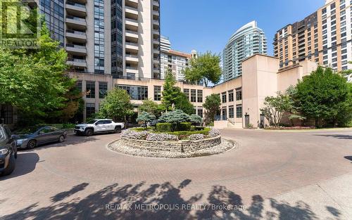 730 - 500 Doris Avenue, Toronto (Willowdale East), ON - Outdoor With Facade