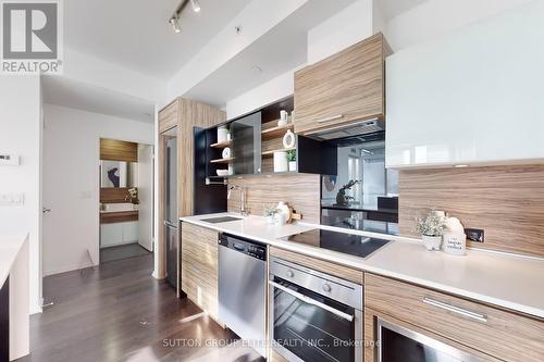 1705 - 75 St Nicholas Street, Toronto, ON - Indoor Photo Showing Kitchen With Upgraded Kitchen