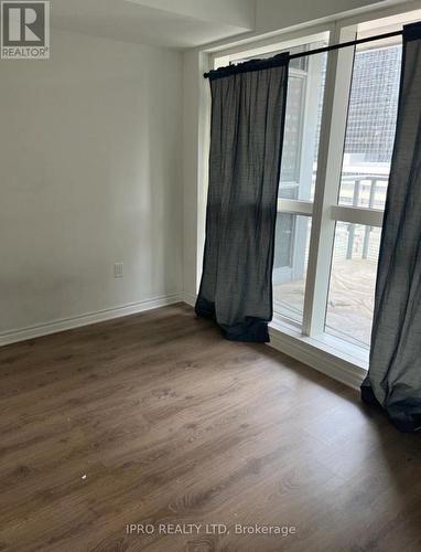 724 - 386 Yonge Street, Toronto, ON - Indoor Photo Showing Other Room