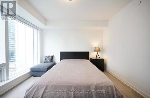 1305 - 10 York Street, Toronto (Waterfront Communities), ON - Indoor Photo Showing Bedroom