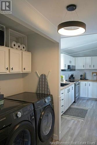 6 Holly Court, Lincoln, NB - Indoor Photo Showing Laundry Room