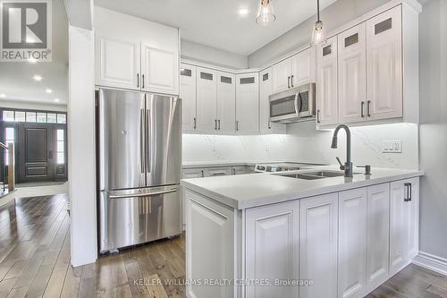 721 Yarfield Crescent, Newmarket (Glenway Estates), ON - Indoor Photo Showing Kitchen