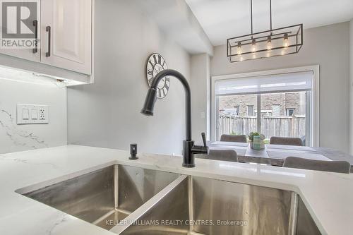 721 Yarfield Crescent, Newmarket (Glenway Estates), ON - Indoor Photo Showing Kitchen With Double Sink