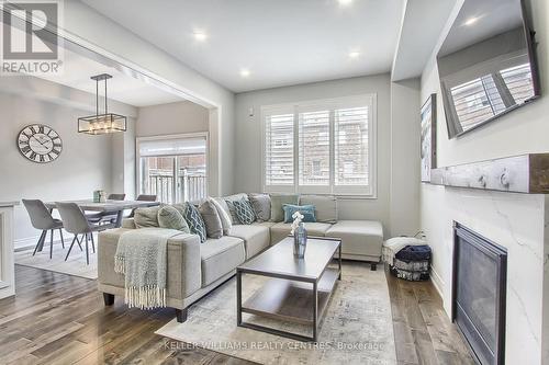 721 Yarfield Crescent, Newmarket (Glenway Estates), ON - Indoor Photo Showing Living Room With Fireplace