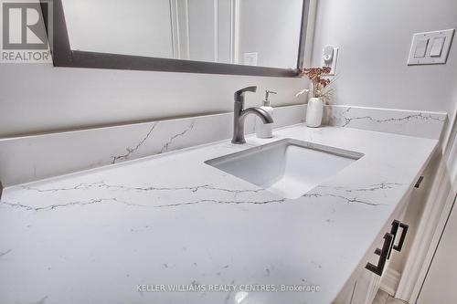 721 Yarfield Crescent, Newmarket (Glenway Estates), ON - Indoor Photo Showing Bathroom