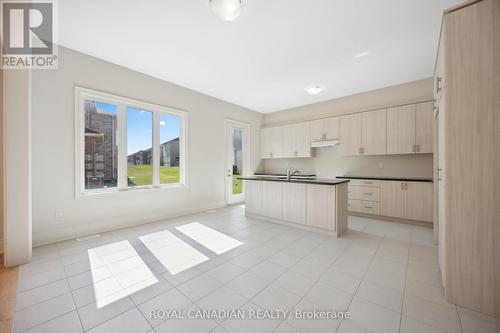 277 Wesmina Avenue, Whitchurch-Stouffville, ON - Indoor Photo Showing Kitchen