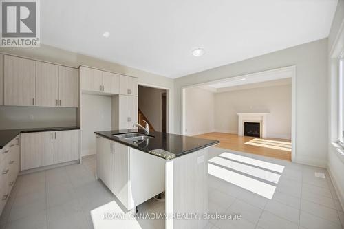 277 Wesmina Avenue, Whitchurch-Stouffville, ON - Indoor Photo Showing Kitchen With Double Sink