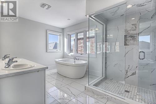 31 Robert Baldwin Boulevard, East Gwillimbury, ON - Indoor Photo Showing Bathroom