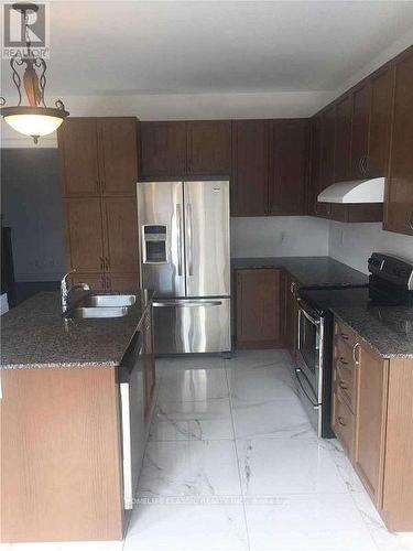 31 Robert Baldwin Boulevard, East Gwillimbury, ON - Indoor Photo Showing Kitchen