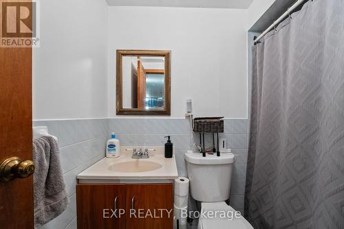 4135 Hickory Drive, Mississauga (Rathwood), ON - Indoor Photo Showing Bathroom