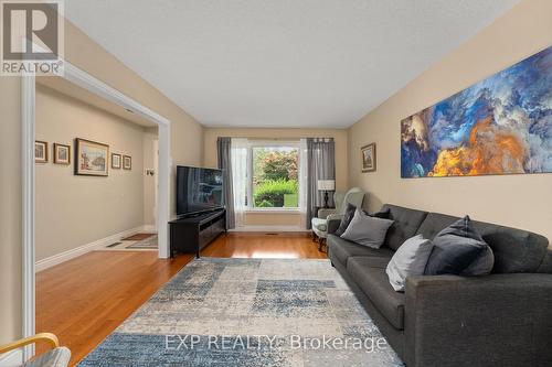 4135 Hickory Drive, Mississauga (Rathwood), ON - Indoor Photo Showing Living Room