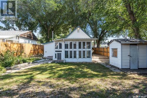 1801 E Avenue N, Saskatoon, SK - Outdoor