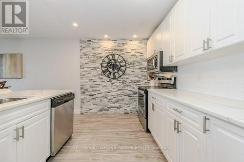 305 - 276 Eiwo Court, Waterloo, ON - Indoor Photo Showing Kitchen