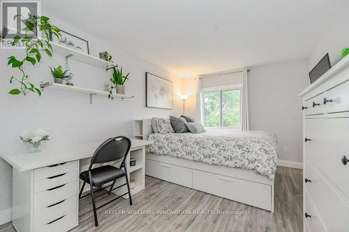 305 - 276 Eiwo Court, Waterloo, ON - Indoor Photo Showing Bedroom