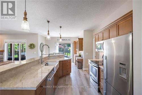 46 Sea Breeze Drive, Norfolk (Port Dover), ON - Indoor Photo Showing Kitchen With Upgraded Kitchen