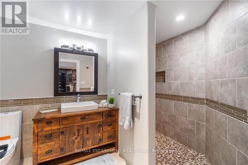 46 Sea Breeze Drive, Norfolk (Port Dover), ON - Indoor Photo Showing Bathroom