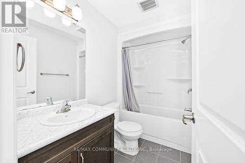 9 Hawthorn Avenue, Thorold, ON - Indoor Photo Showing Bathroom