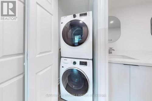 3501 - 99 Harbour Square, Toronto (Waterfront Communities), ON - Indoor Photo Showing Laundry Room