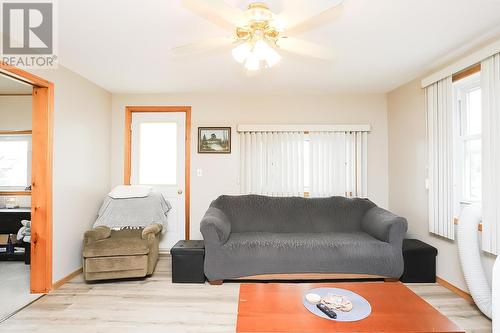 234 Federation St, Thessalon, ON - Indoor Photo Showing Living Room