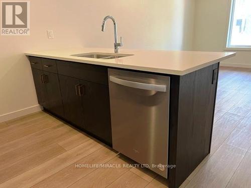 70 - 405 Myers Road, Cambridge, ON - Indoor Photo Showing Kitchen With Double Sink