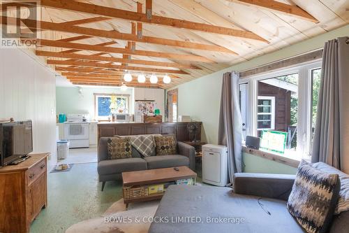 694 County Rd 504, North Kawartha, ON - Indoor Photo Showing Living Room