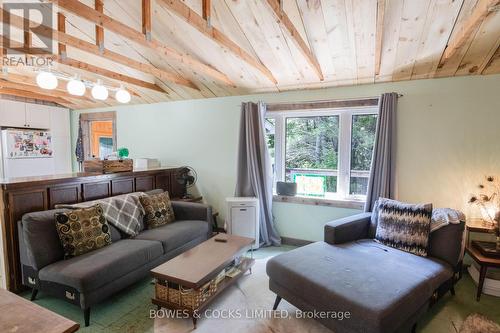 694 County Rd 504, North Kawartha, ON - Indoor Photo Showing Living Room