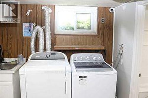 5991 Culp Street, Niagara Falls, ON - Indoor Photo Showing Laundry Room