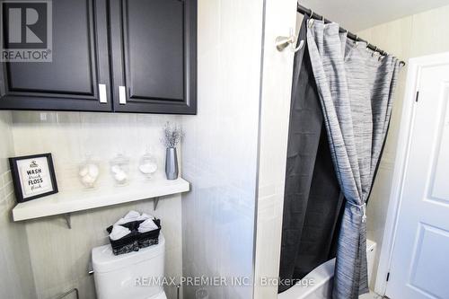 529 Scott Street, St. Catharines, ON - Indoor Photo Showing Bathroom