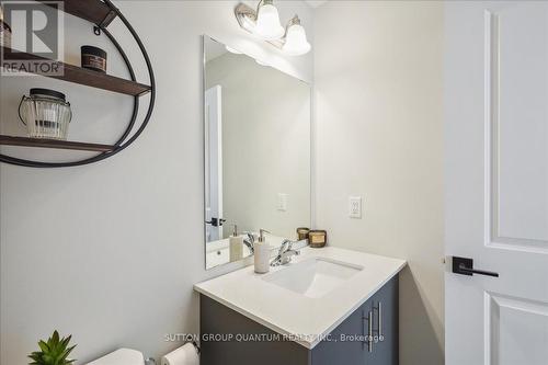 7 - 314 Equestrian Way, Cambridge, ON - Indoor Photo Showing Bathroom