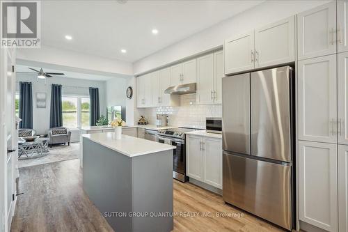 7 - 314 Equestrian Way, Cambridge, ON - Indoor Photo Showing Kitchen With Stainless Steel Kitchen With Upgraded Kitchen