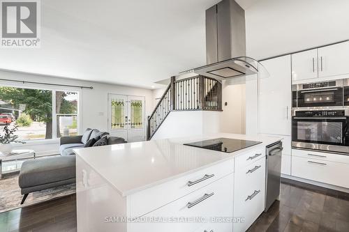 8 Vanderbrent Crescent, Toronto (Willowridge-Martingrove-Richview), ON - Indoor Photo Showing Kitchen