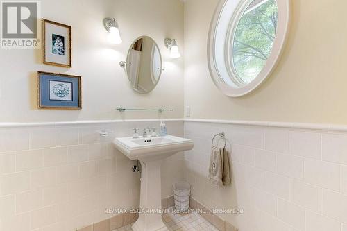 183 Mill Street S, Hamilton, ON - Indoor Photo Showing Bathroom