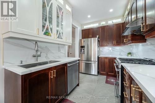 45 Buchanan Crescent, Brampton (Credit Valley), ON - Indoor Photo Showing Kitchen With Double Sink With Upgraded Kitchen