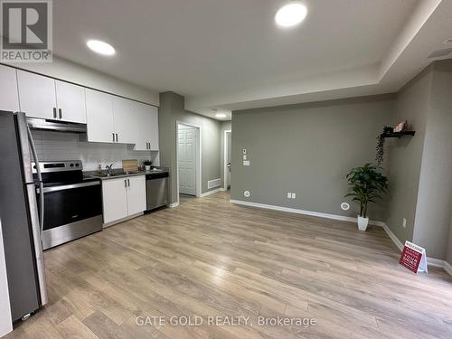 150#1 Beckenrose Court, Brampton, ON - Indoor Photo Showing Kitchen With Stainless Steel Kitchen