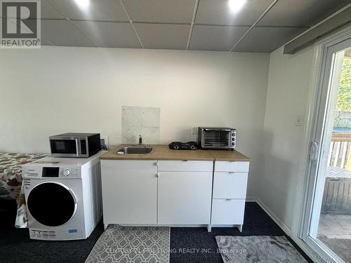 41 Esplanade Road, Brampton, ON - Indoor Photo Showing Laundry Room