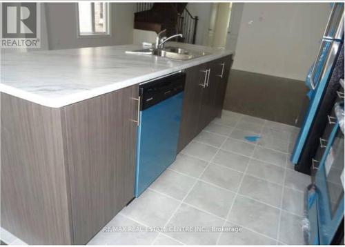 23 Little Britain Crescent, Brampton (Bram West), ON - Indoor Photo Showing Kitchen With Double Sink