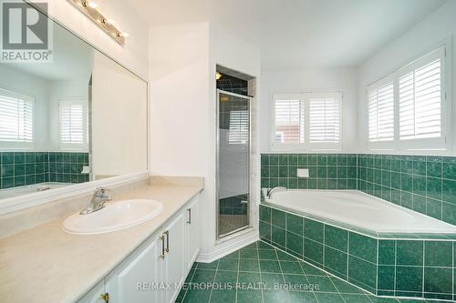 617 Fred Mclaren Boulevard, Markham, ON - Indoor Photo Showing Bathroom