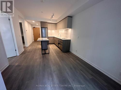 220 - 8 Beverley Glen Boulevard, Vaughan, ON - Indoor Photo Showing Kitchen