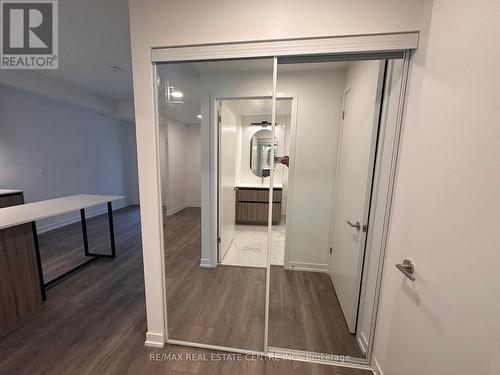 220 - 8 Beverley Glen Boulevard, Vaughan, ON - Indoor