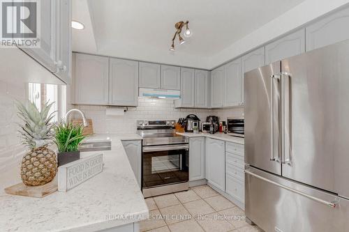 108 Williamson Drive, Brampton (Fletcher'S Meadow), ON - Indoor Photo Showing Kitchen With Stainless Steel Kitchen