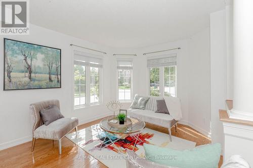 108 Williamson Drive, Brampton (Fletcher'S Meadow), ON - Indoor Photo Showing Living Room