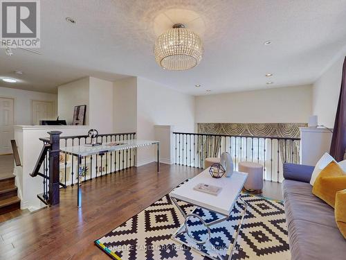 6 Saxony Drive, Markham (Berczy), ON - Indoor Photo Showing Living Room