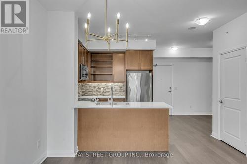 1405 - 55 Oneida Crescent, Richmond Hill (Langstaff), ON - Indoor Photo Showing Kitchen With Double Sink