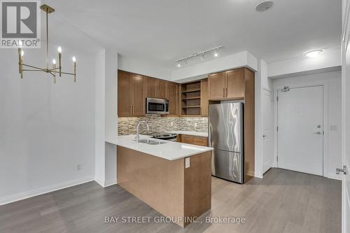 1405 - 55 Oneida Crescent, Richmond Hill (Langstaff), ON - Indoor Photo Showing Kitchen