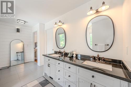 16 Bridle Path, Oro-Medonte (Horseshoe Valley), ON - Indoor Photo Showing Bathroom